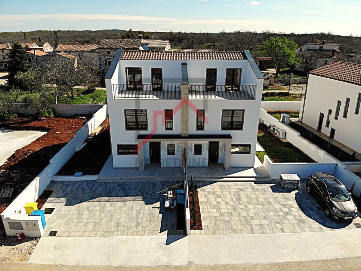 Istria, Parenzo - Casa bifamiliare vicino a Parenzo - nuova costruzione con vista panoramica