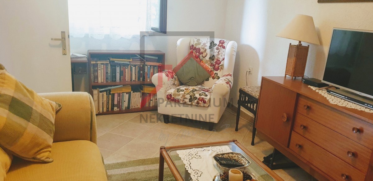 Casa con un bel cortile in una posizione tranquilla nel centro dell'Istria