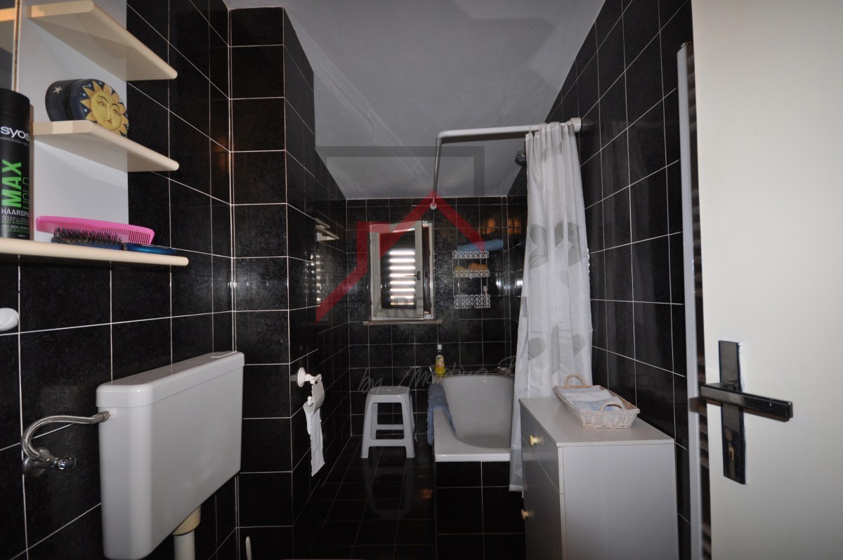 Casa con un bel cortile in una posizione tranquilla nel centro dell'Istria