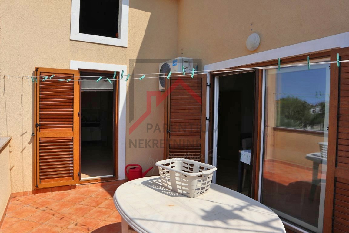 Zona Parenzo, casa con 3 unità abitative
