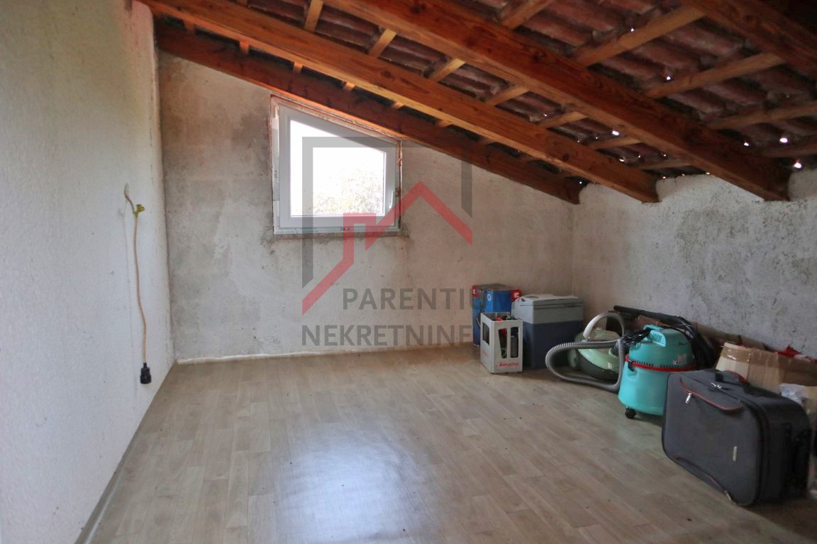 Zona Parenzo, casa con 3 unità abitative