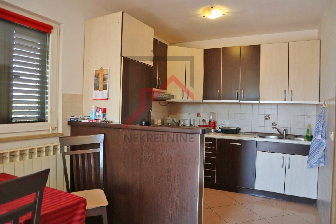 Zona Parenzo, casa con 3 unità abitative