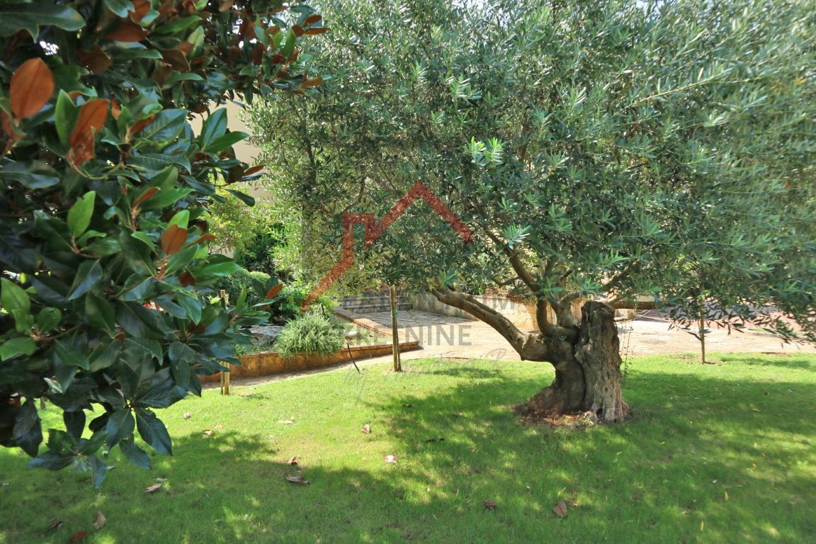 Zona Parenzo, casa con 3 unità abitative