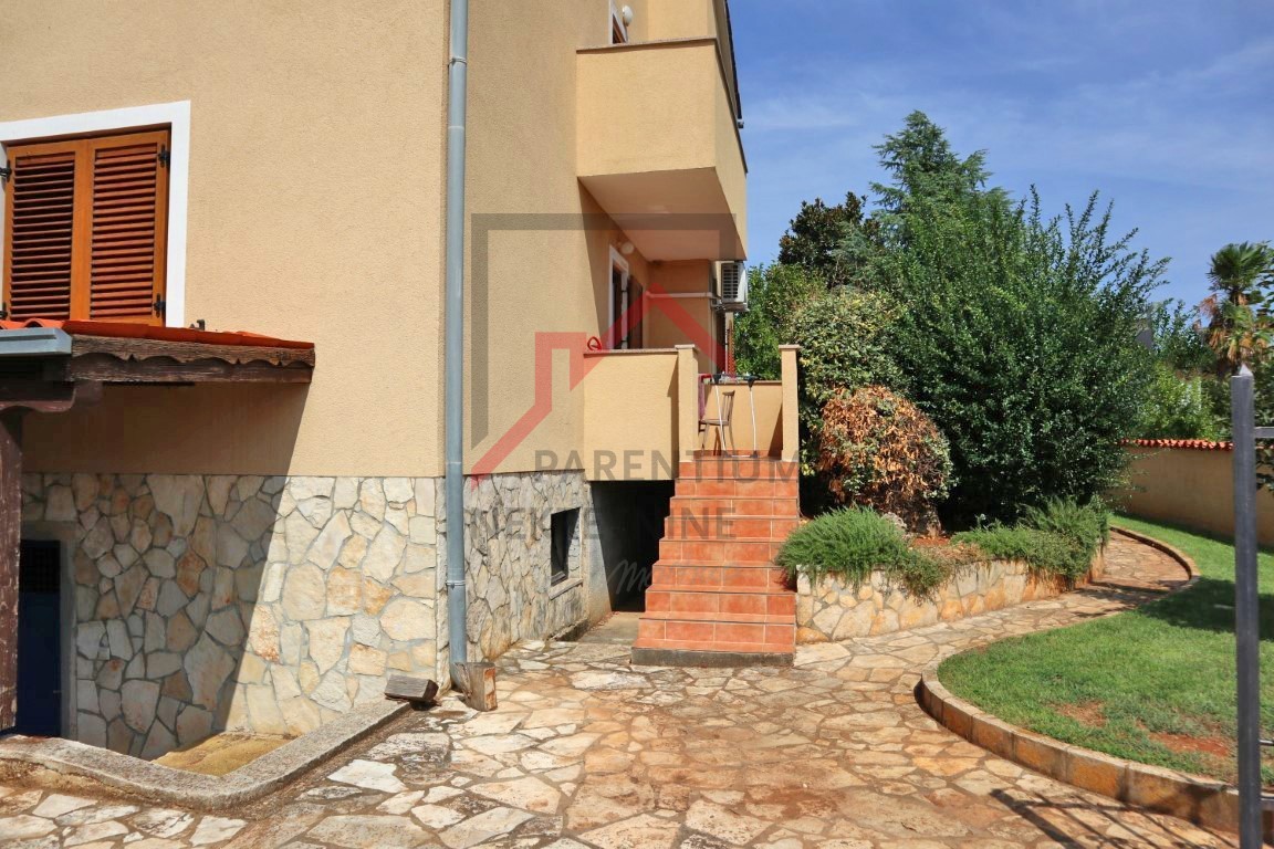 Zona Parenzo, casa con 3 unità abitative