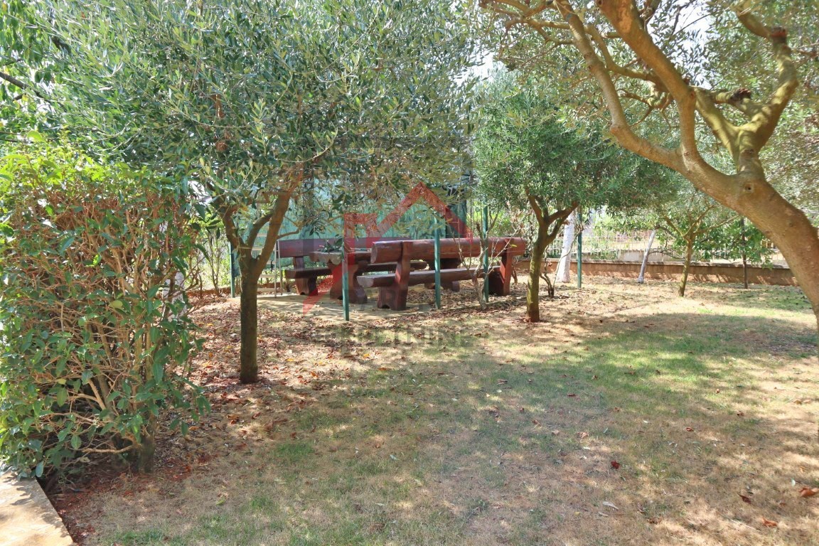 Zona Parenzo, casa con 3 unità abitative
