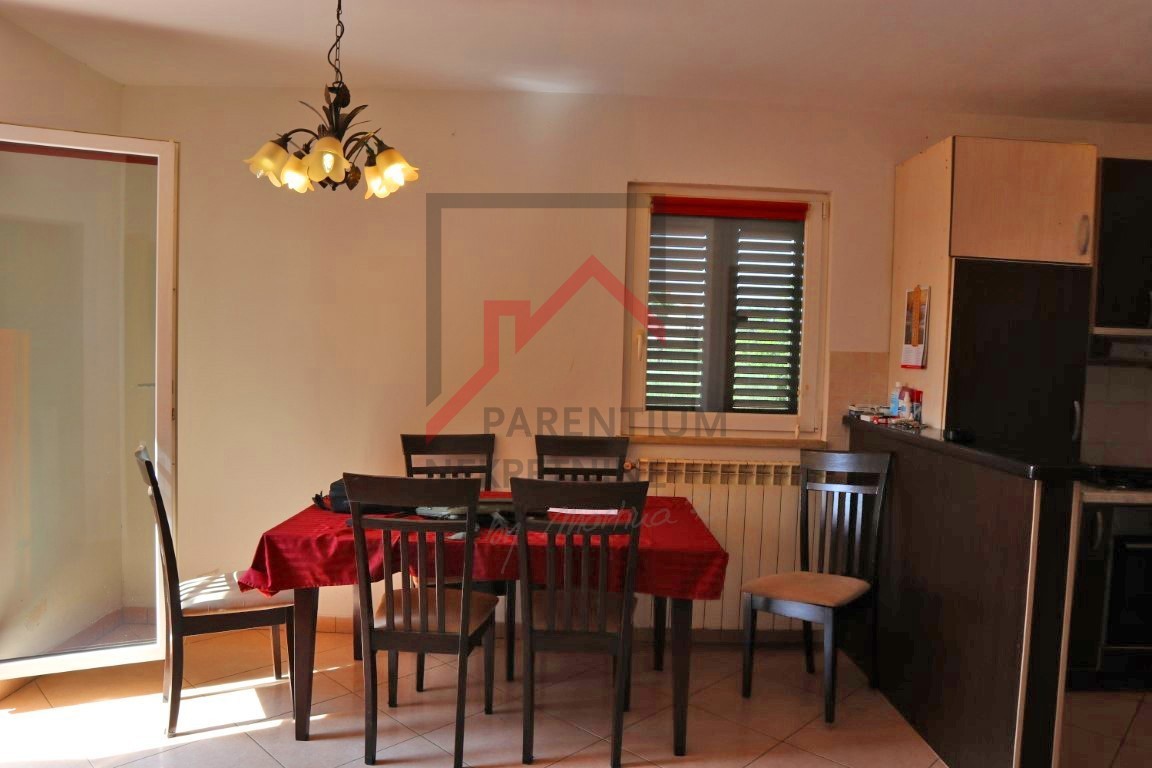 Zona Parenzo, casa con 3 unità abitative