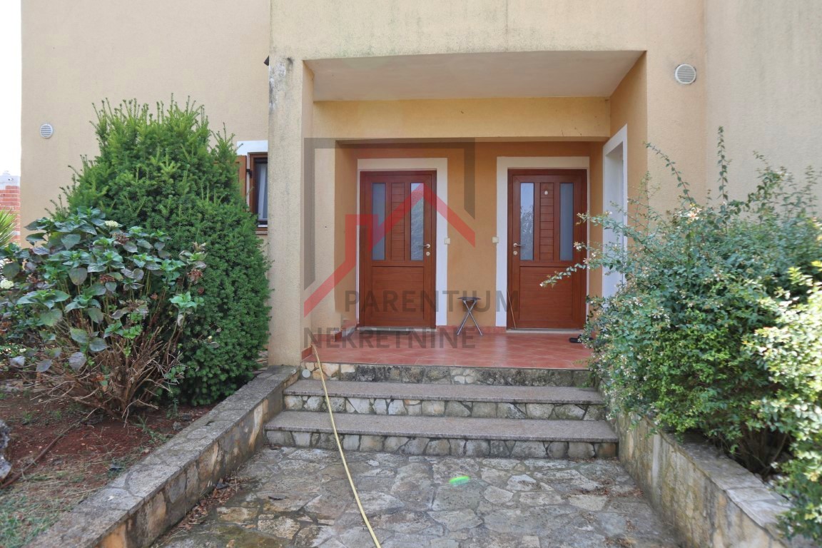 Zona Parenzo, casa con 3 unità abitative