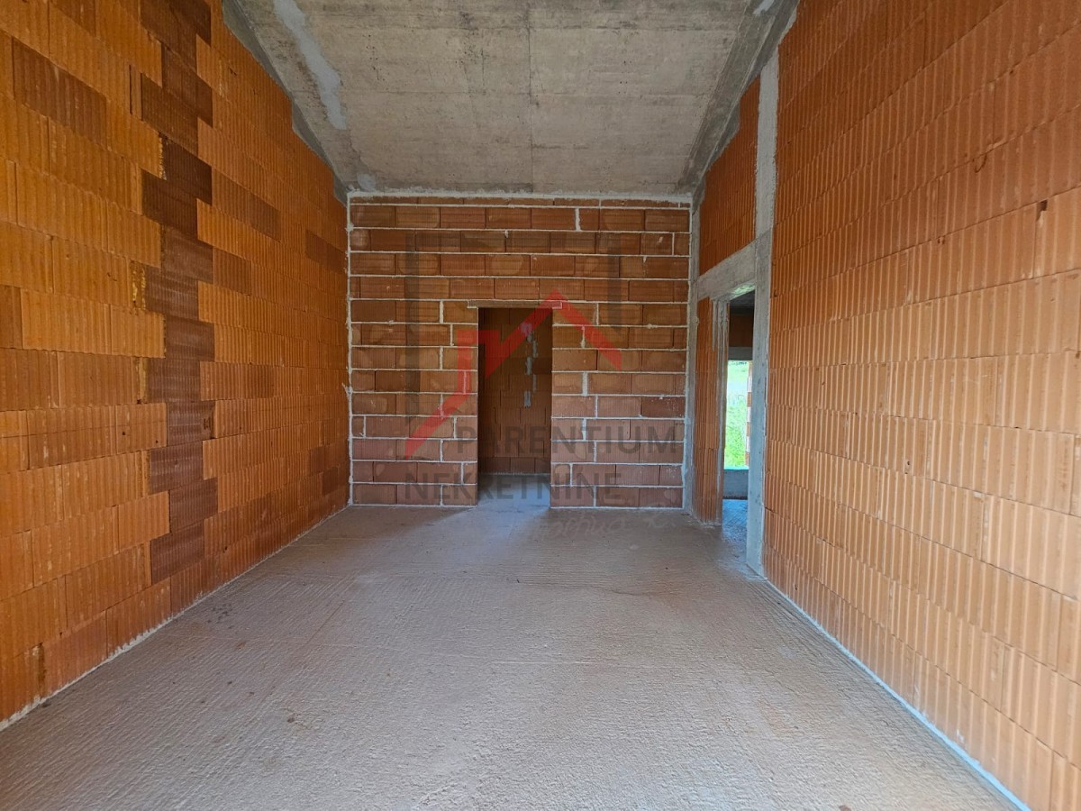 Casa in fase di costruzione non finita in vendita