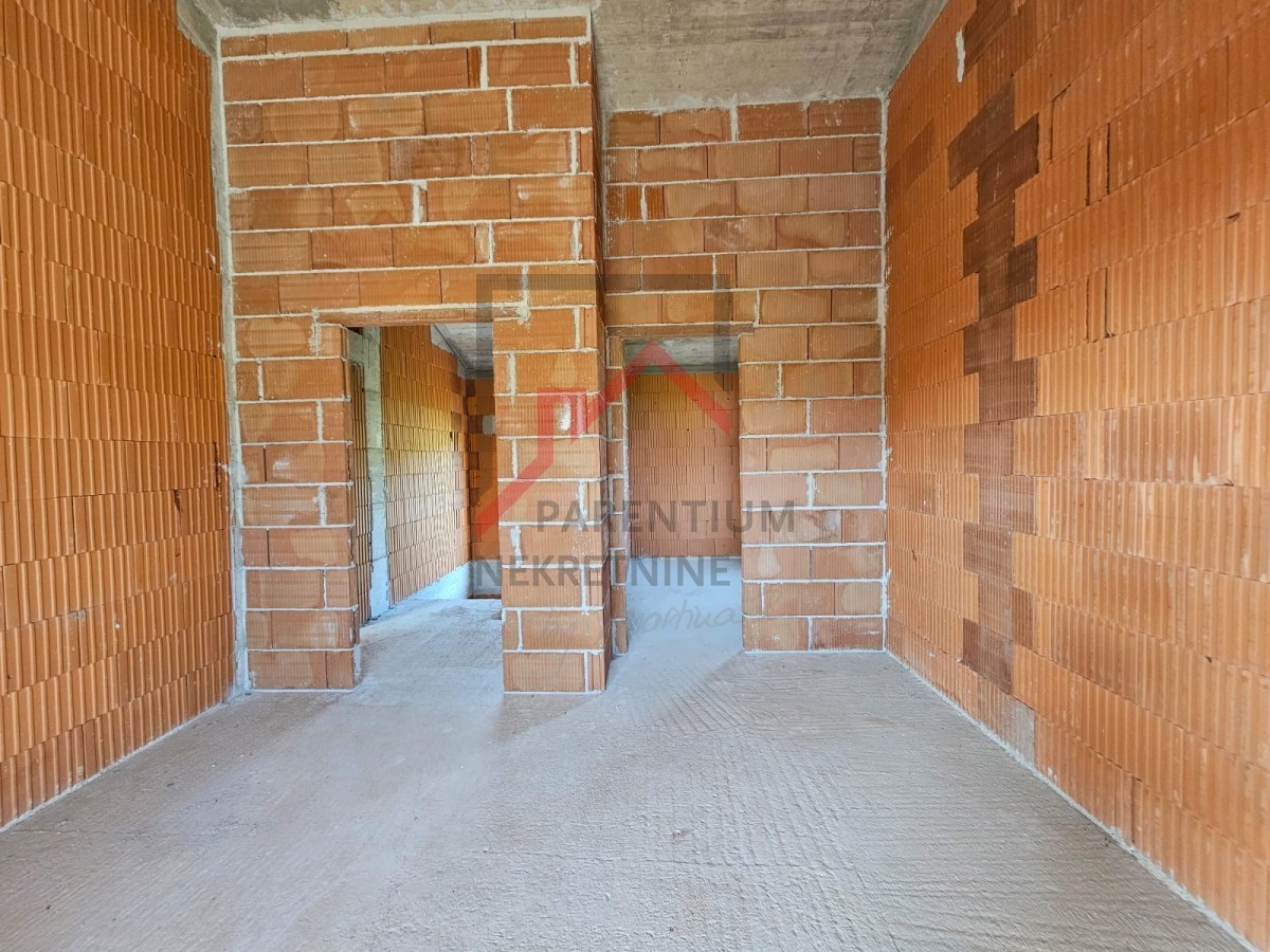 Casa in fase di costruzione non finita in vendita
