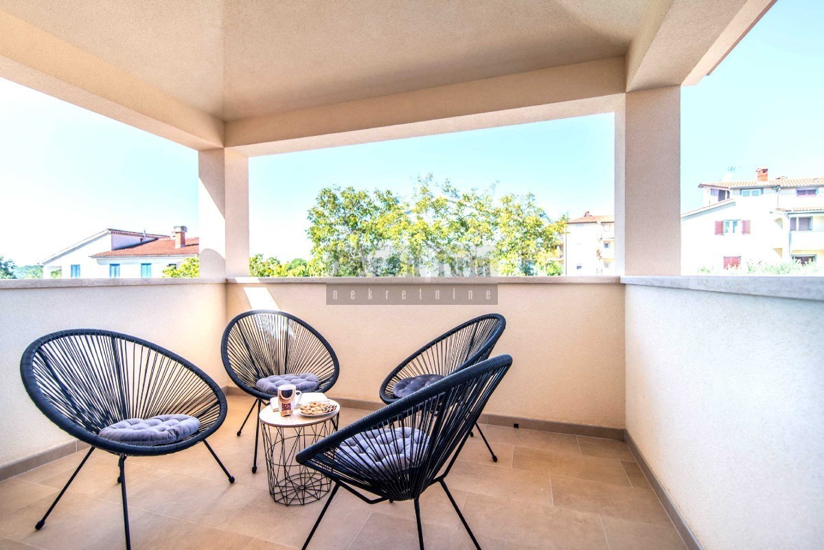 Bella casa con piscina, vicino alla città di Parenzo e vicino al mare.
