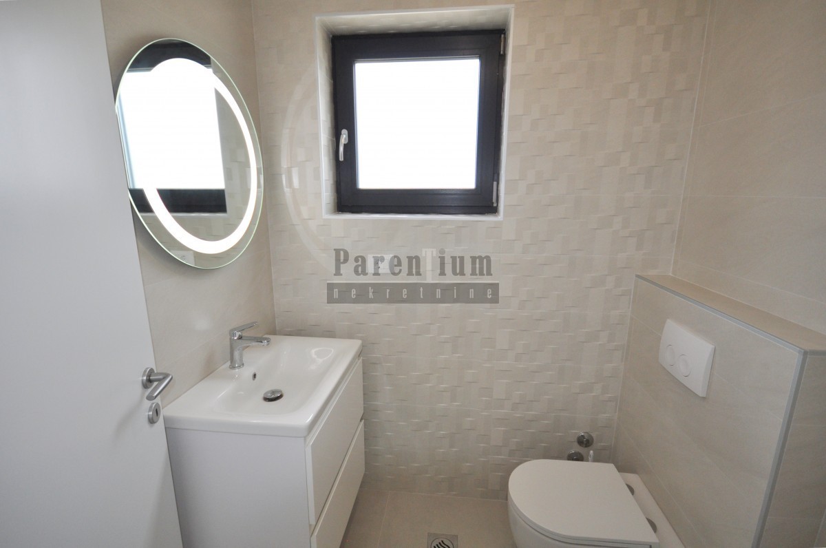 Poreč, dintorni, villa moderna con piscina nella natura!