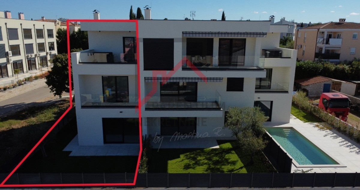 Parenzo, Casa a Schiera di Lusso con Vista Mare!