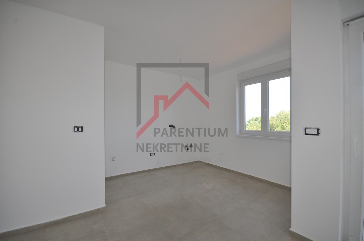Poreč, dintorni, appartamento con due camere da letto in una nuova costruzione.