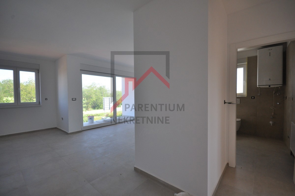 Poreč, dintorni, appartamento con due camere da letto in una nuova costruzione.