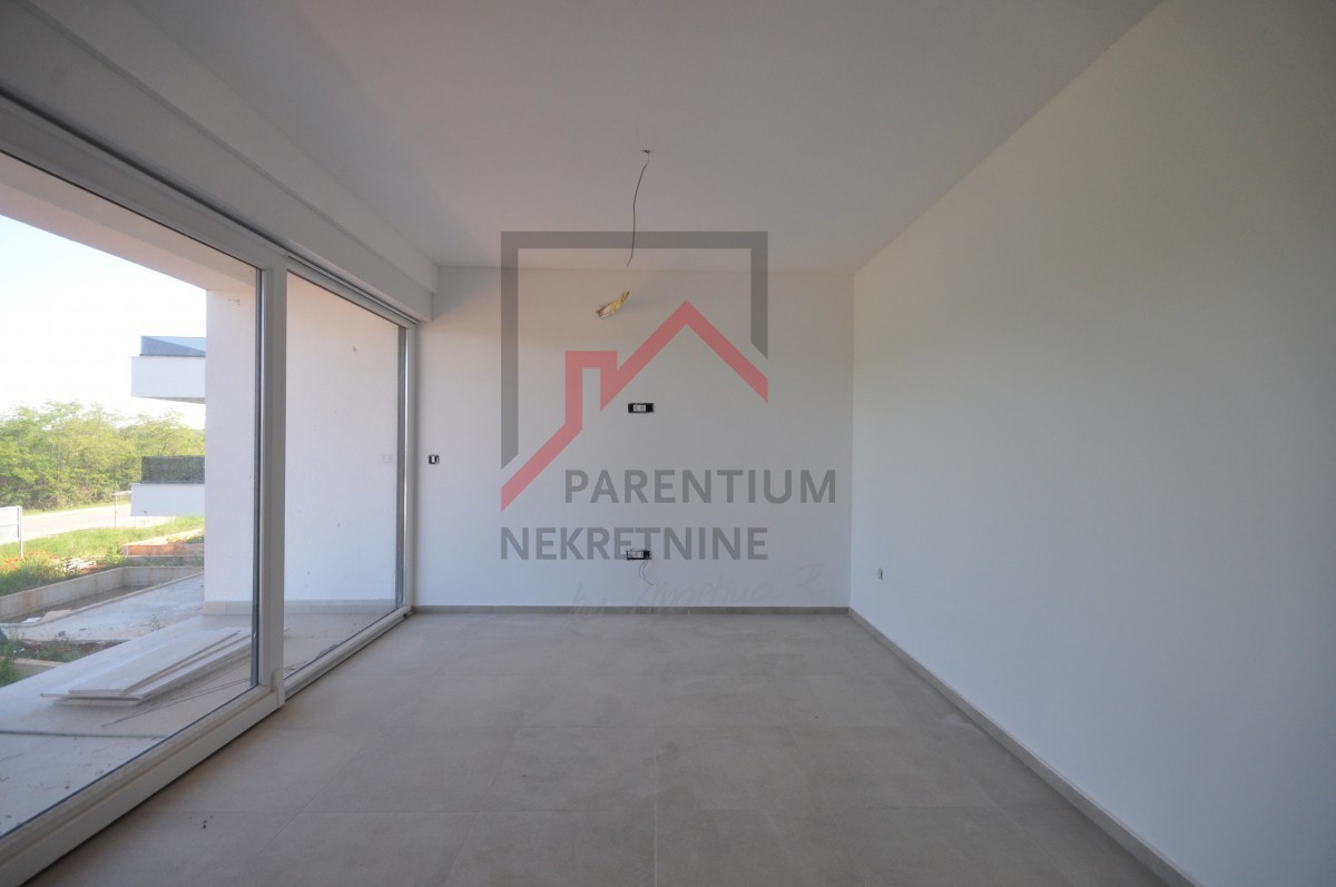 Poreč, dintorni, appartamento con due camere da letto in una nuova costruzione.