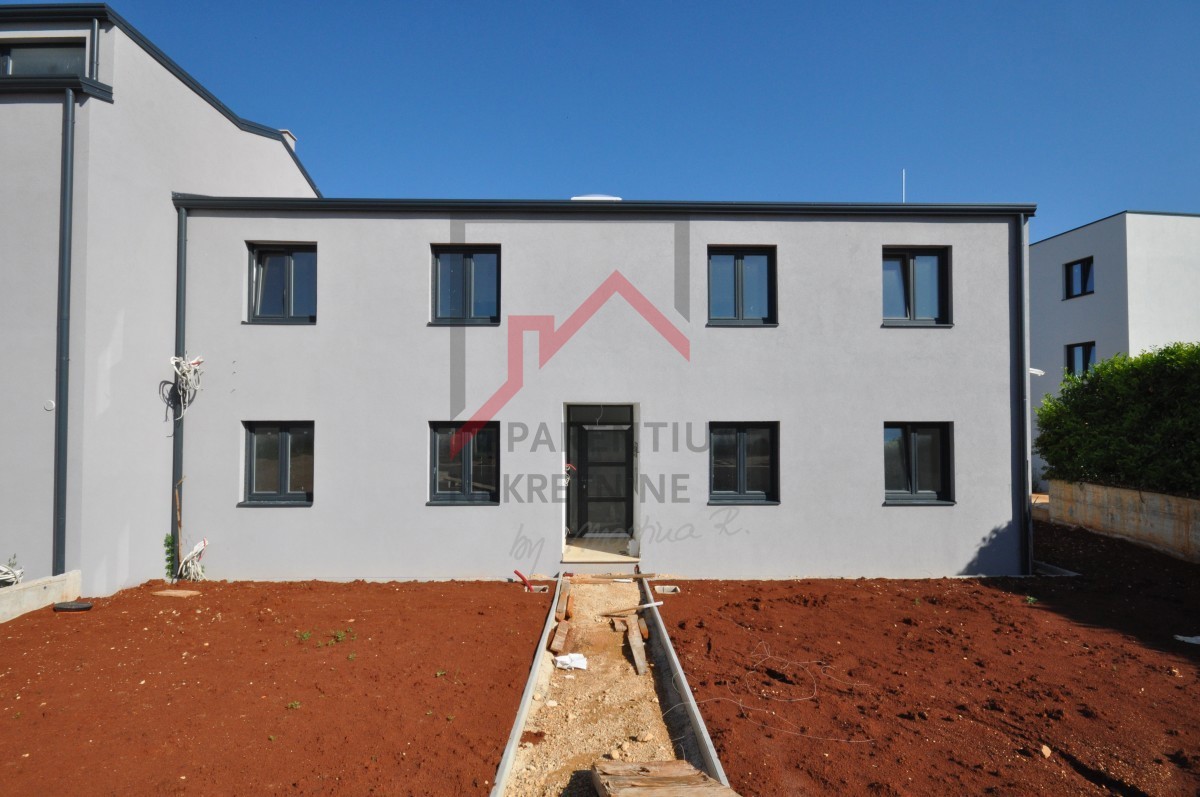 Poreč, dintorni, appartamento con due camere da letto in una nuova costruzione.