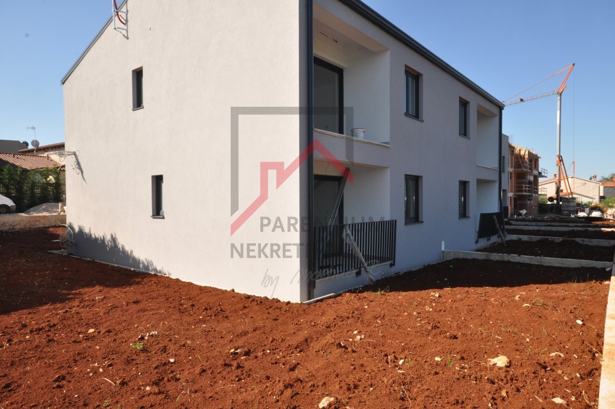 Poreč, dintorni, appartamento con due camere da letto in una nuova costruzione.