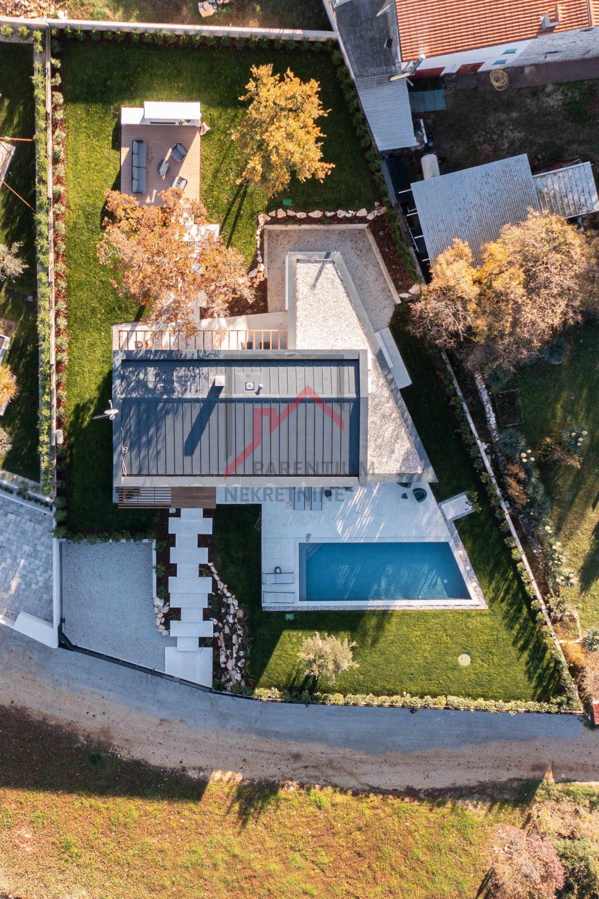 Bellissima villa moderna di design in posizione tranquilla