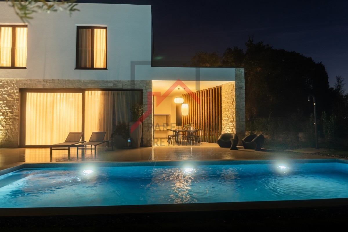 Bellissima villa moderna di design in posizione tranquilla