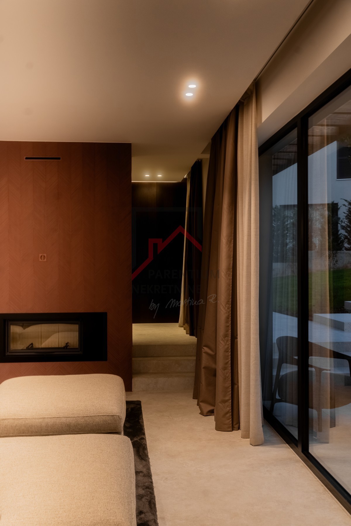 Bellissima villa moderna di design in posizione tranquilla