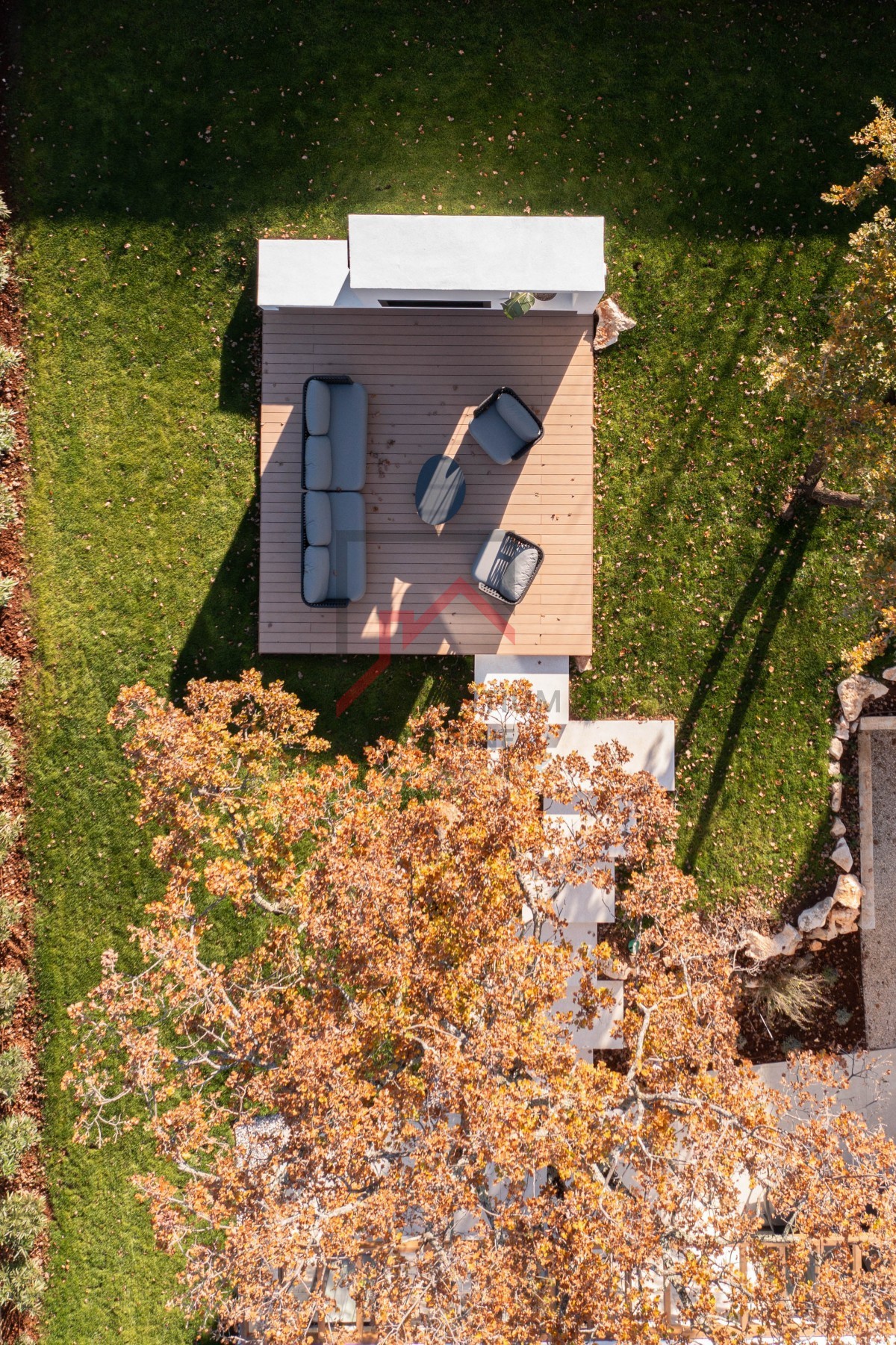 Bellissima villa moderna di design in posizione tranquilla