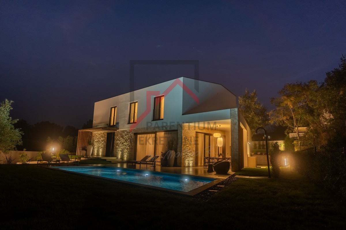 Bellissima villa moderna di design in posizione tranquilla