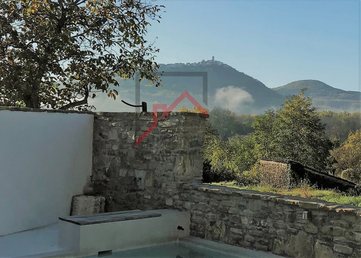 Istria, Montona - Casa di design in pietra con vista su Montona