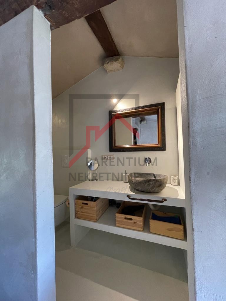 Istria, Montona - Casa di design in pietra con vista su Montona