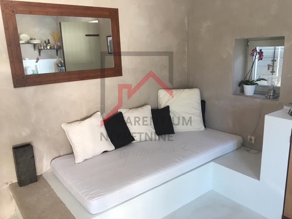 Istria, Montona - Casa di design in pietra con vista su Montona