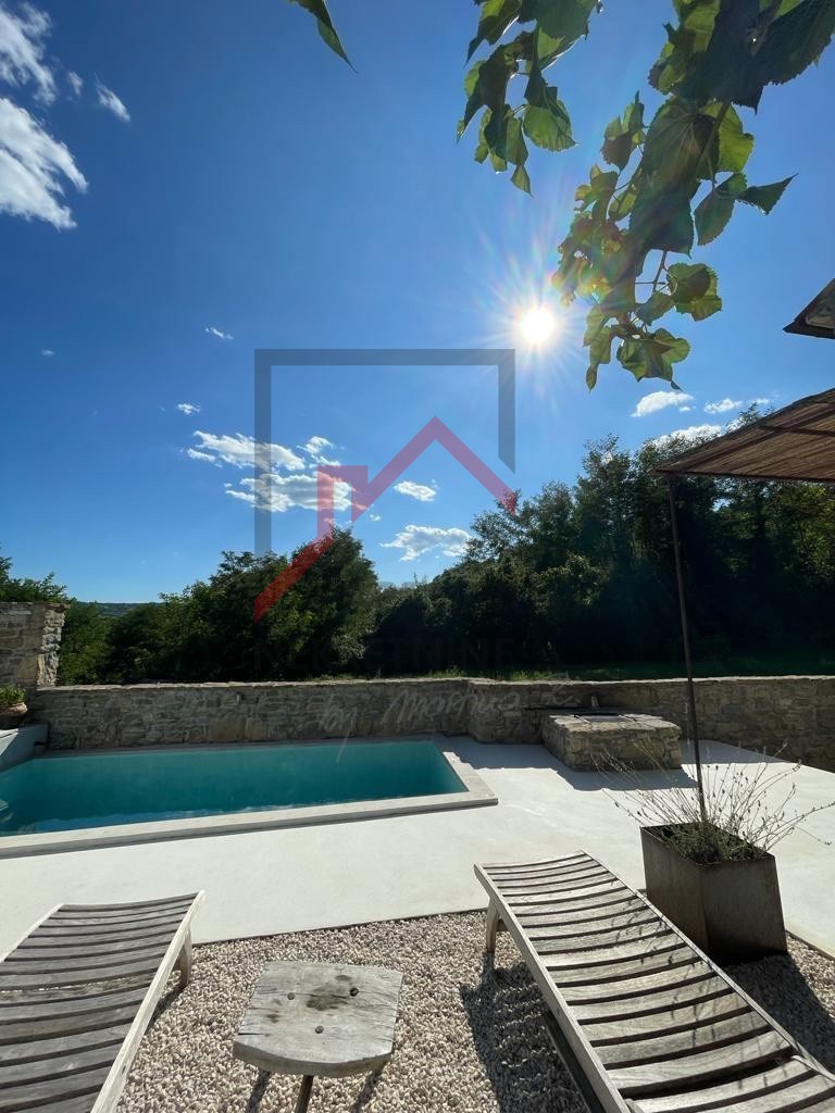 Istria, Montona - Casa di design in pietra con vista su Montona