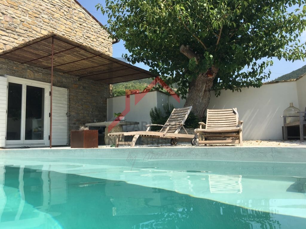 Istria, Montona - Casa di design in pietra con vista su Montona