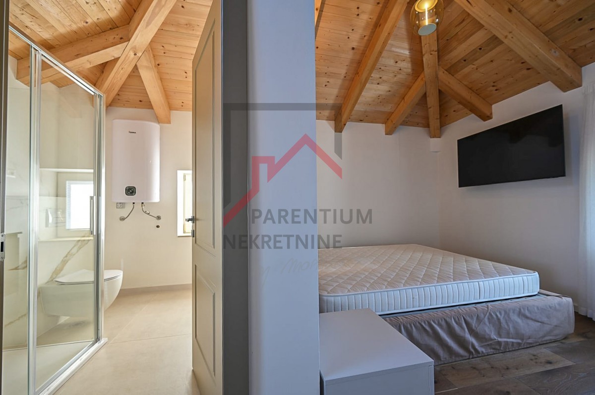 Istria, Cittanova - Casa in pietra ristrutturata con vista mare