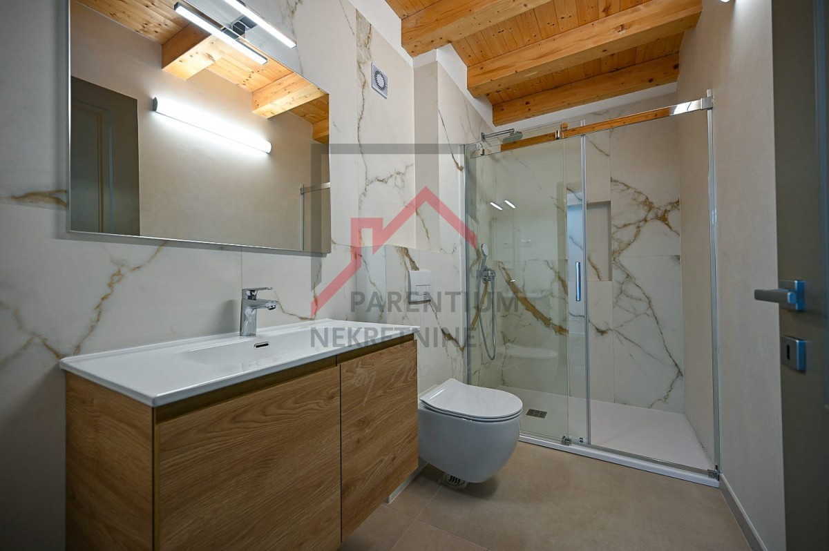 Istria, Cittanova - Casa in pietra ristrutturata con vista mare