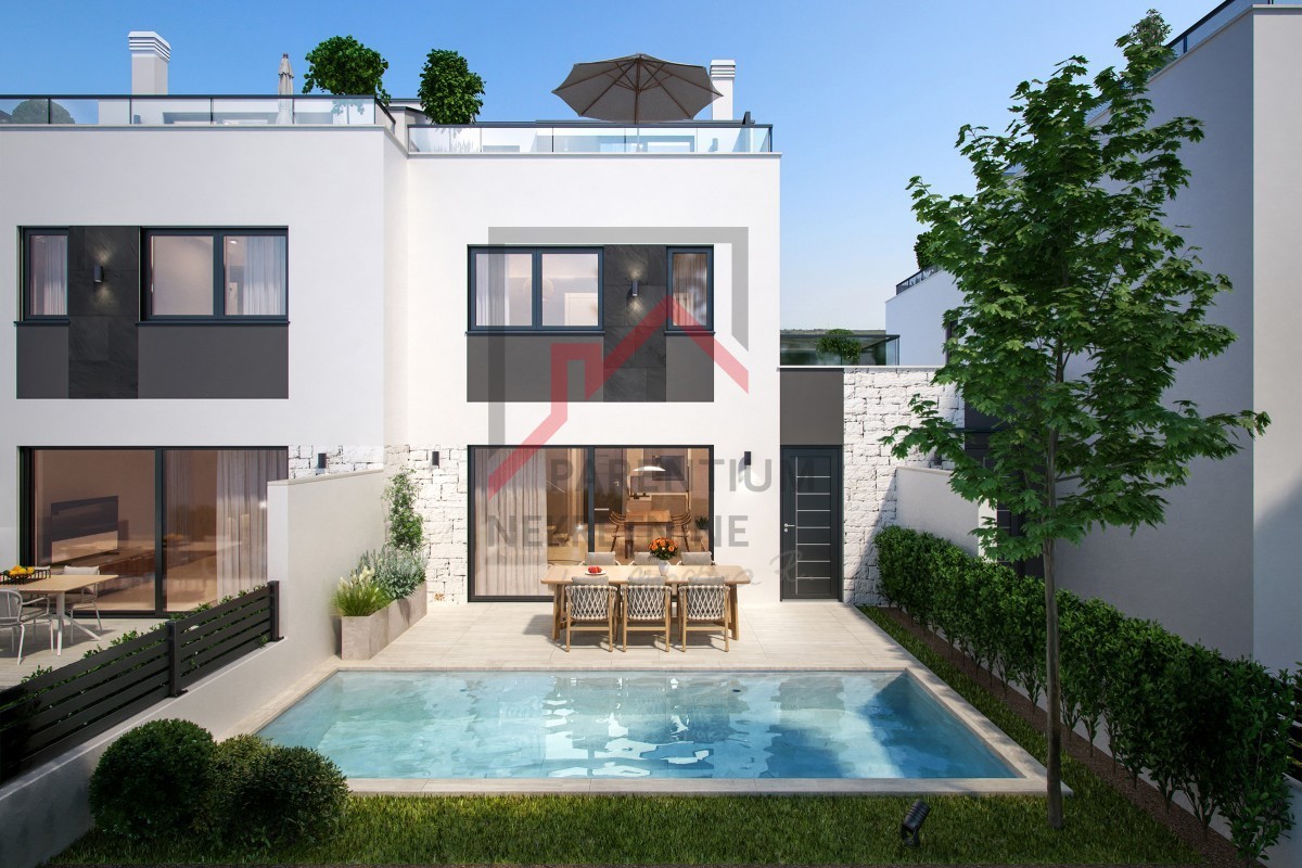 Istria, Parenzo - NUOVA COSTRUZIONE VICINO A PARENZO - Moderna casa bifamiliare su 3 piani, cortile e vista!