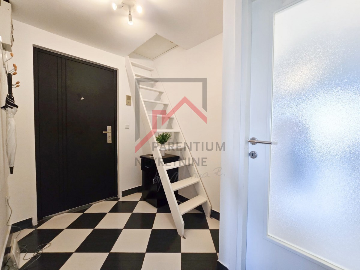 APPARTAMENTO VICINO AL CENTRO CITTÀ E ALLA SPIAGGIA CON VISTA PANORAMICA SUL MARE E SULLA CITTÀ DI PARENZO