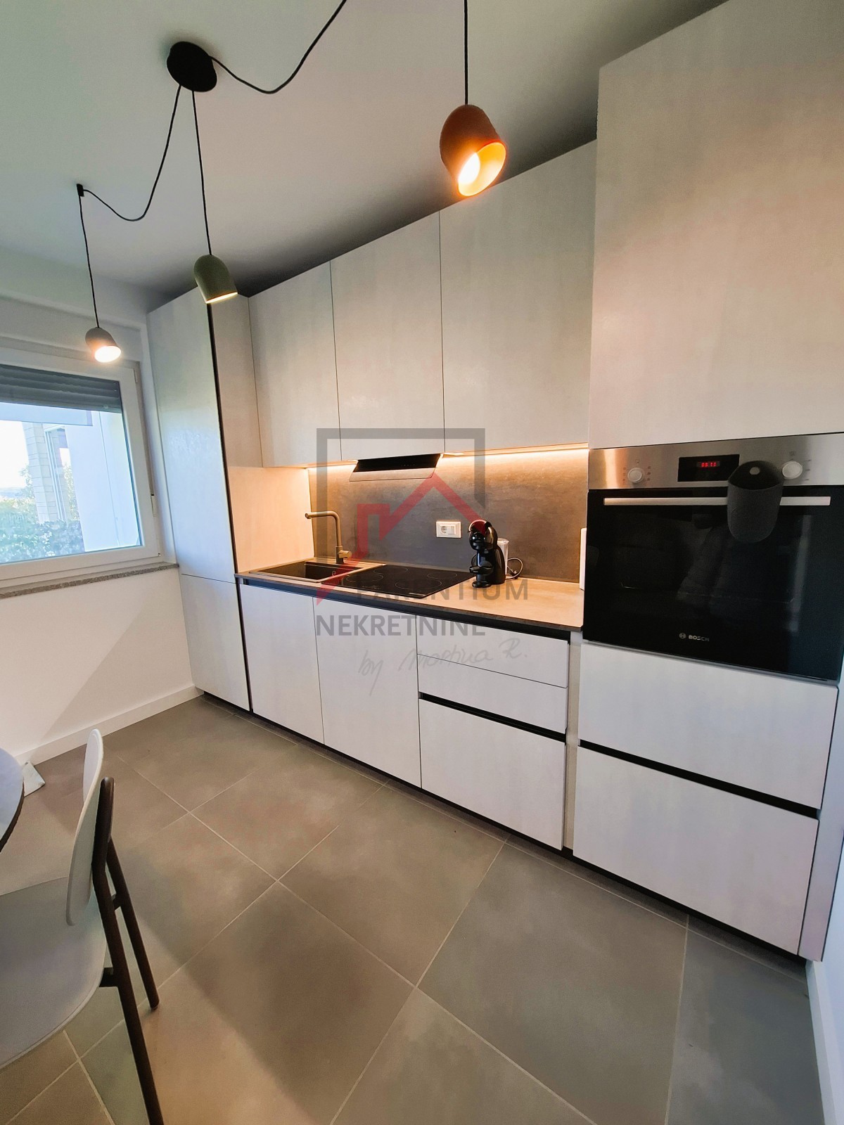 Istria, Cittanova – Appartamento con giardino privato, vista mare e vasca idromassaggio