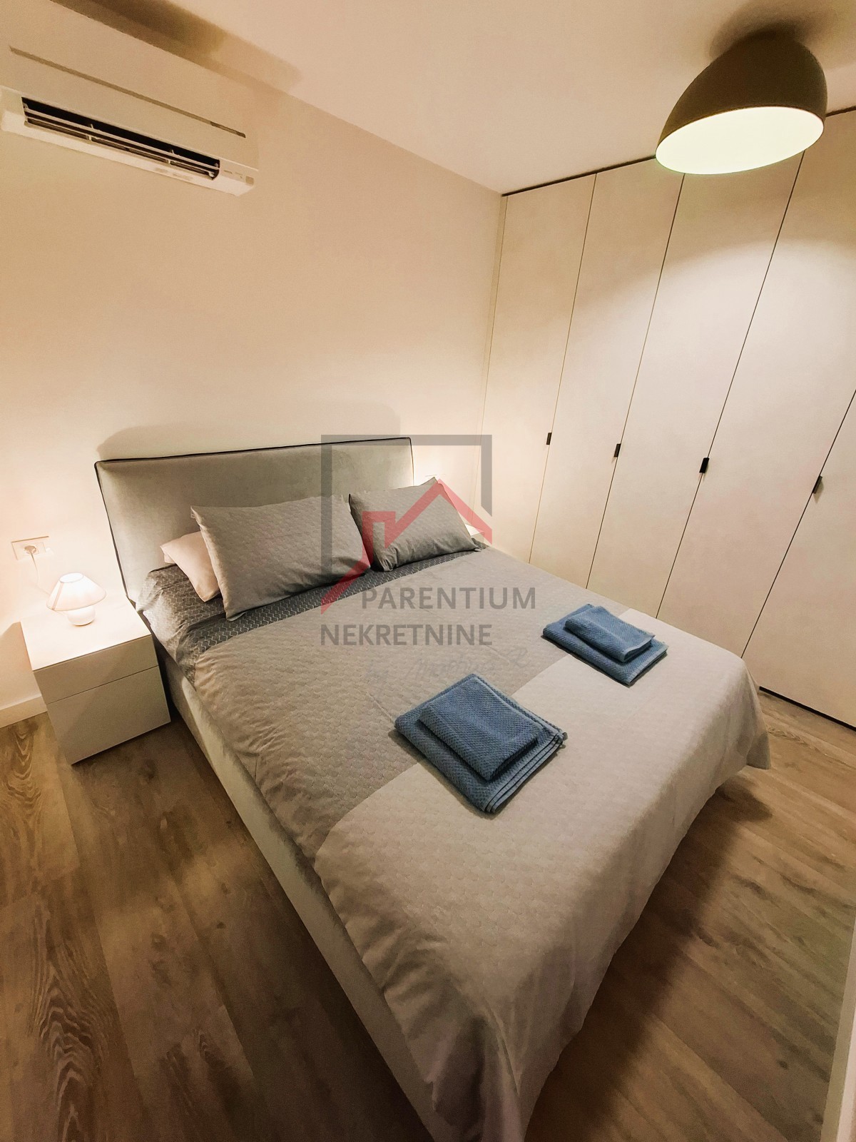 Istria, Cittanova – Appartamento con giardino privato, vista mare e vasca idromassaggio