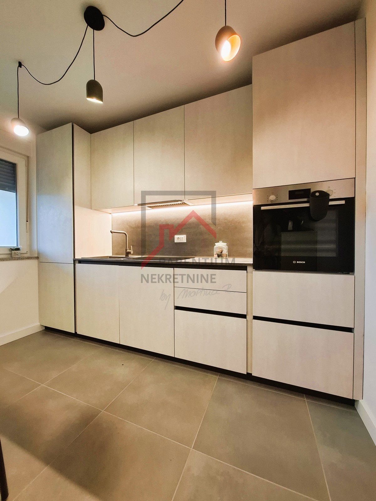 Istria, Cittanova – Appartamento con giardino privato, vista mare e vasca idromassaggio