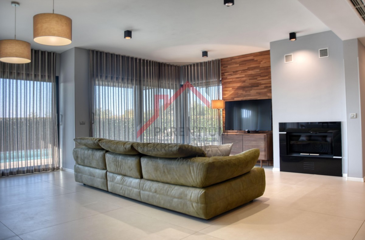 Villa con piscina, a soli 500 metri dalle prime spiagge.