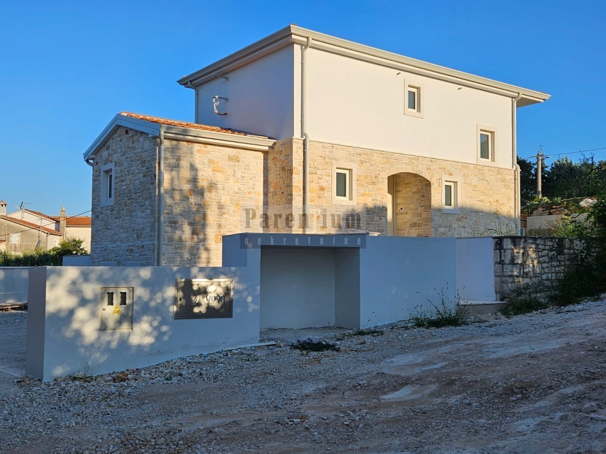 Villa con piscina e vista mare