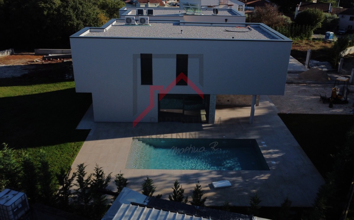 Casa moderna vicino alla città di Parenzo e al mare