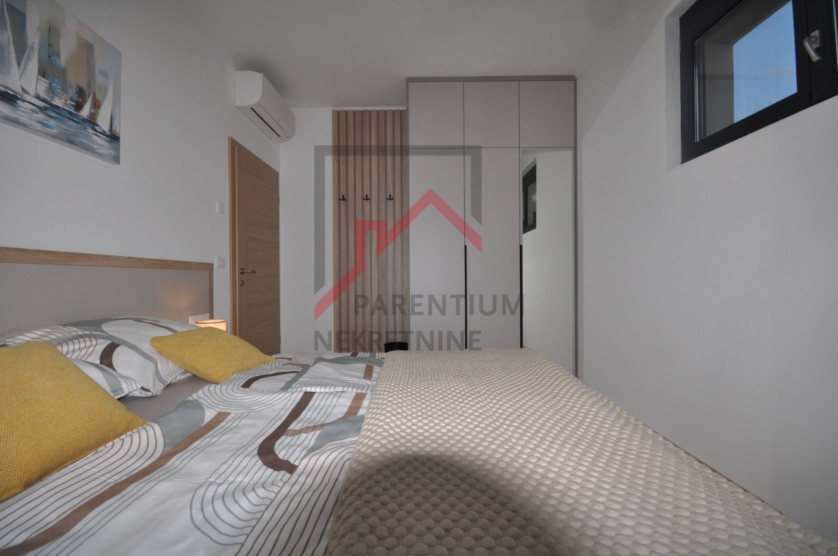 Casa con piscina ai margini del villaggio, con vista sulla foresta