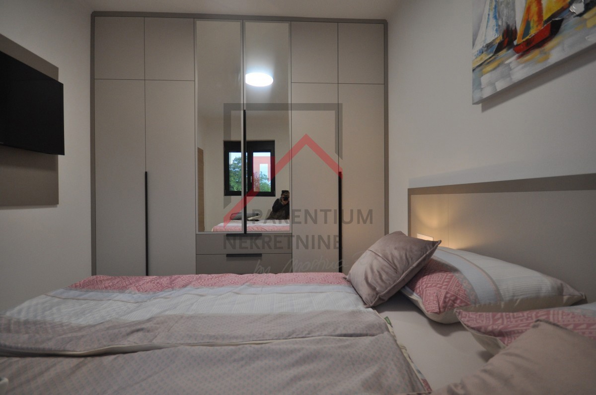 Casa con piscina ai margini del villaggio, con vista sulla foresta