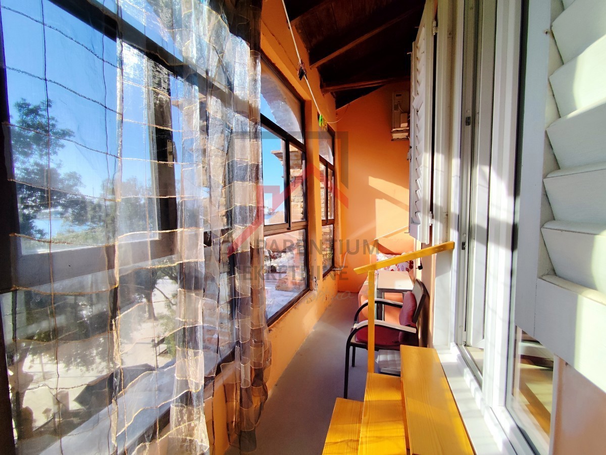 Offerta esclusiva - Istria, centro di Parenzo - Appartamento con vista mare, prima fila al mare