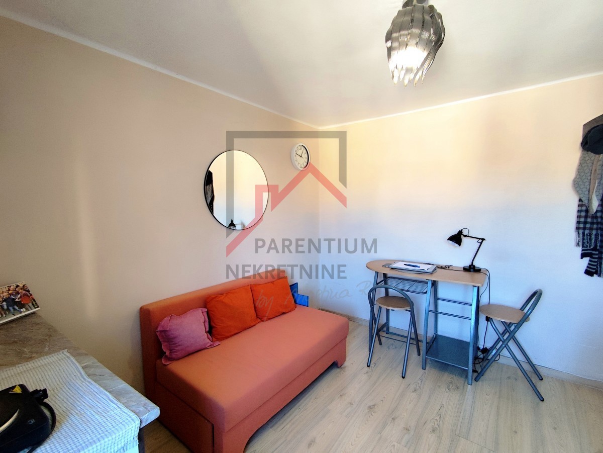 Offerta esclusiva - Istria, centro di Parenzo - Appartamento con vista mare, prima fila al mare