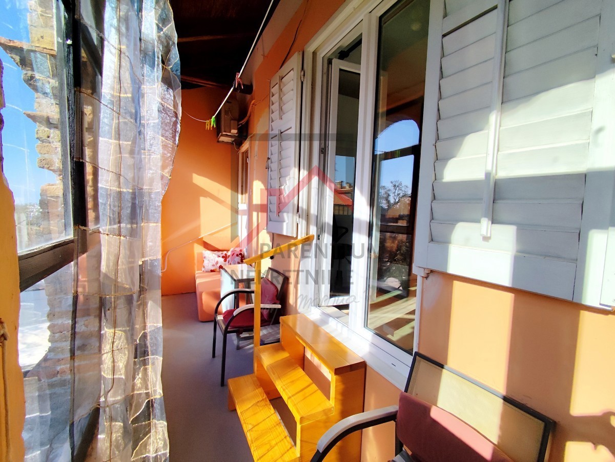 Offerta esclusiva - Istria, centro di Parenzo - Appartamento con vista mare, prima fila al mare