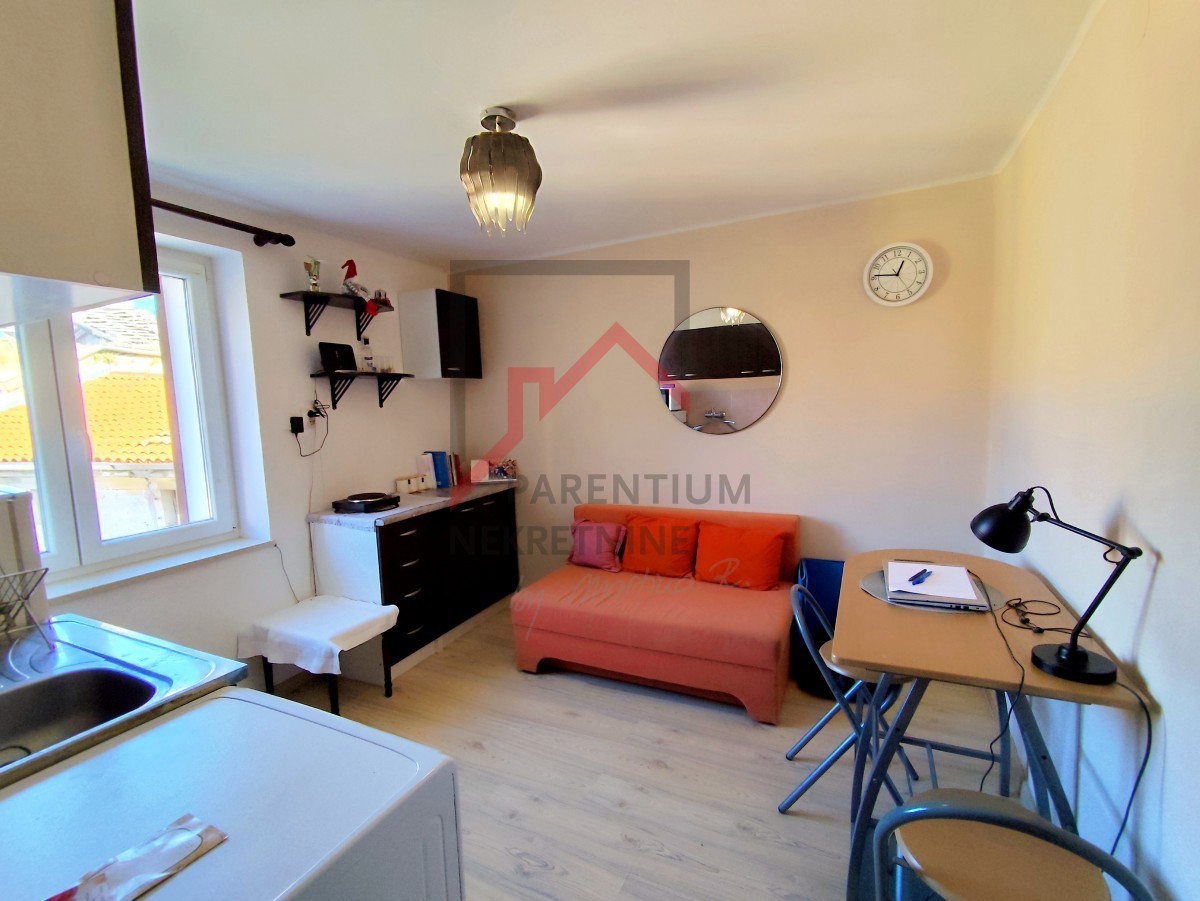 Offerta esclusiva - Istria, centro di Parenzo - Appartamento con vista mare, prima fila al mare