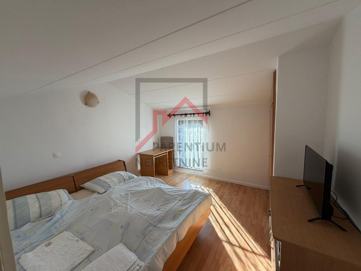 Istria, Parenzo – Appartamento con galleria e loggia chiusa, 40 m2