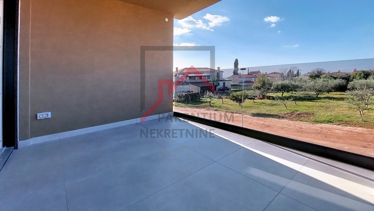 Parenzo, dintorni, appartamento con due camere da letto, 2 posti auto e vista mare