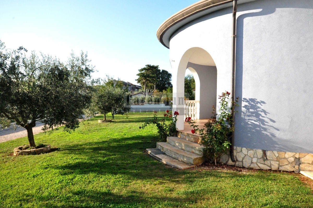 Casa familiare con ampio giardino